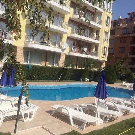Апартамент Sanny Garden *