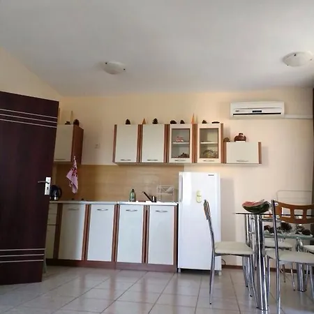 Sanny Garden Апартамент