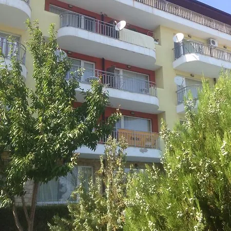 Апартамент Sanny Garden